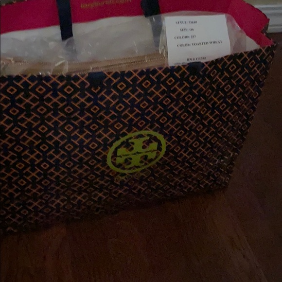 Tory Burch purse. Brand new - Picture 7 of 7